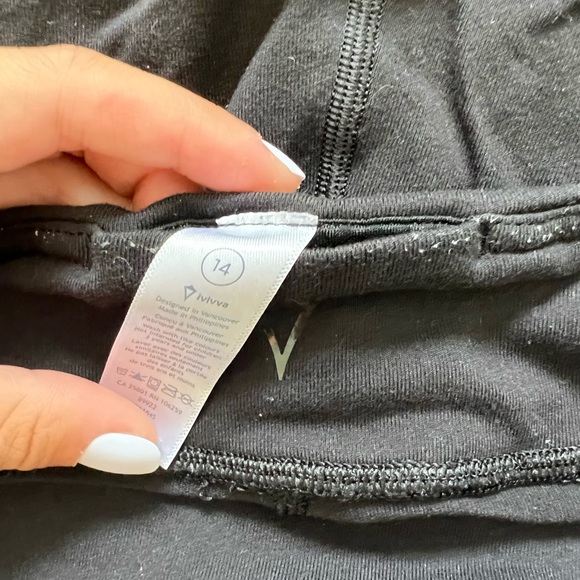 ivivva by lululemon cropped leggings - Picture 2 of 2